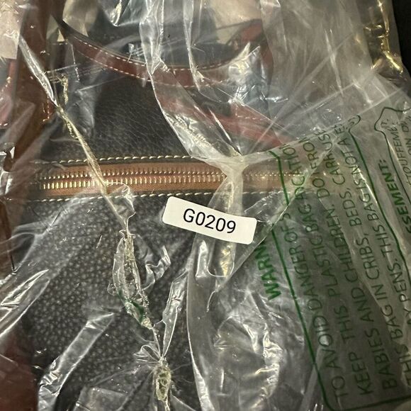 New Dooney and Bourke Black Pebble Grain Domed Satchel - Picture 12 of 12